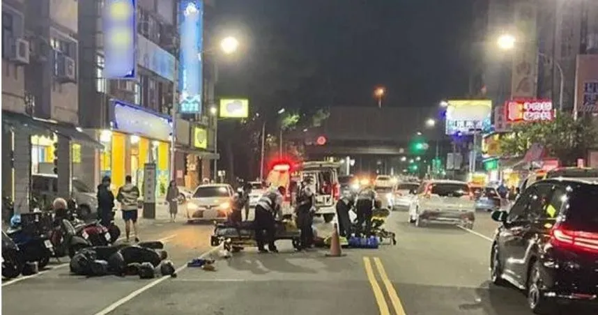 16歲少年無照上路！慘被雙載情侶擊落　人車噴飛20米遠