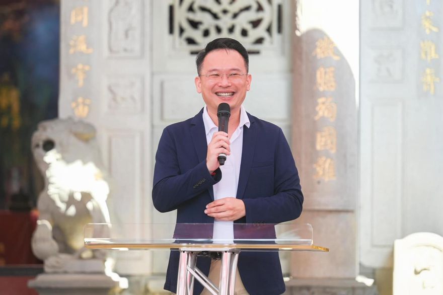 蘇俊賓手繪「礦泉水」致敬楊智伃！中肯道破能源爭議關鍵