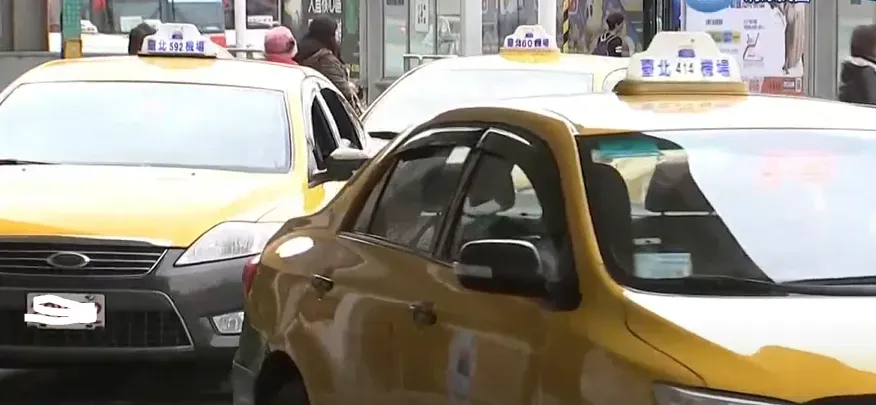 女大生搭小黃以為遭綁票！心急跳車遭輾亡　2司機無罪