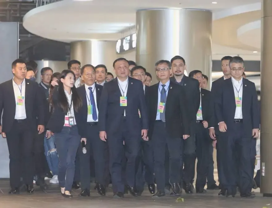 雙城論壇　華源離台前訪大巨蛋讚「很震撼」