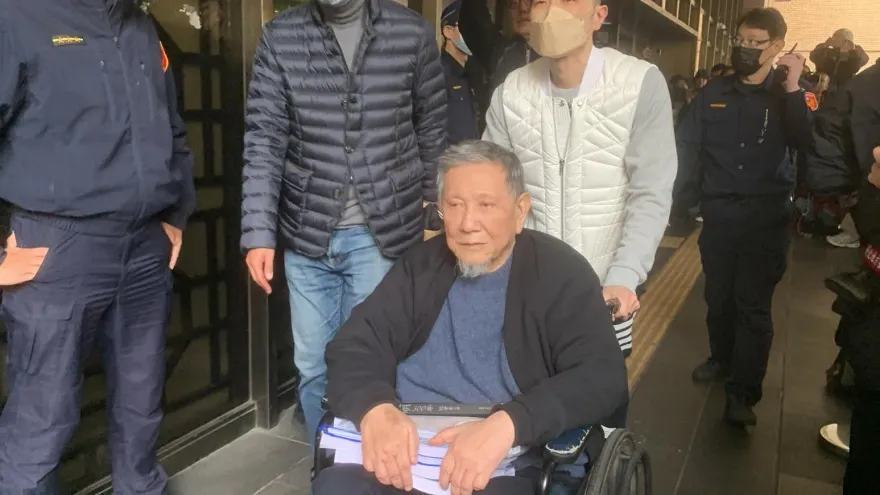 沈慶京「獄友幫換尿管致重複感染」？北所發聲明：不實