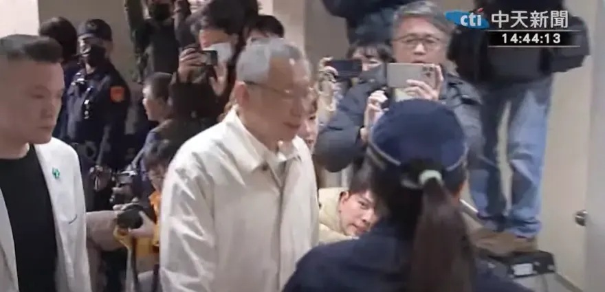 柯文哲羈押庭結果將出爐！維持交保或再關回籠　22:30裁定