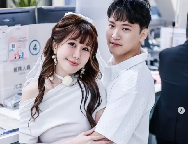 Joeman又1前任結婚！妮婭甜曬婚紗照：正式成為傅太太