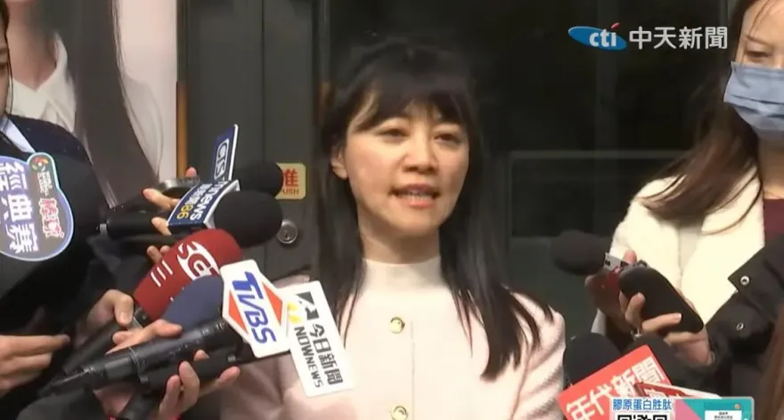 大唱〈王老先生有塊地〉送李彥秀　高嘉瑜稱：不爭取補選