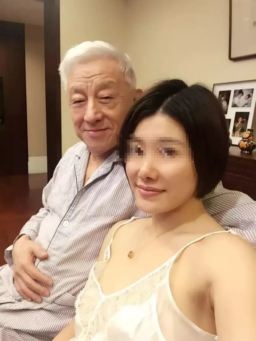 謝寒冰爆與陸籍小三親密照是否提告？　曹辦代曹興誠答：沒新評論