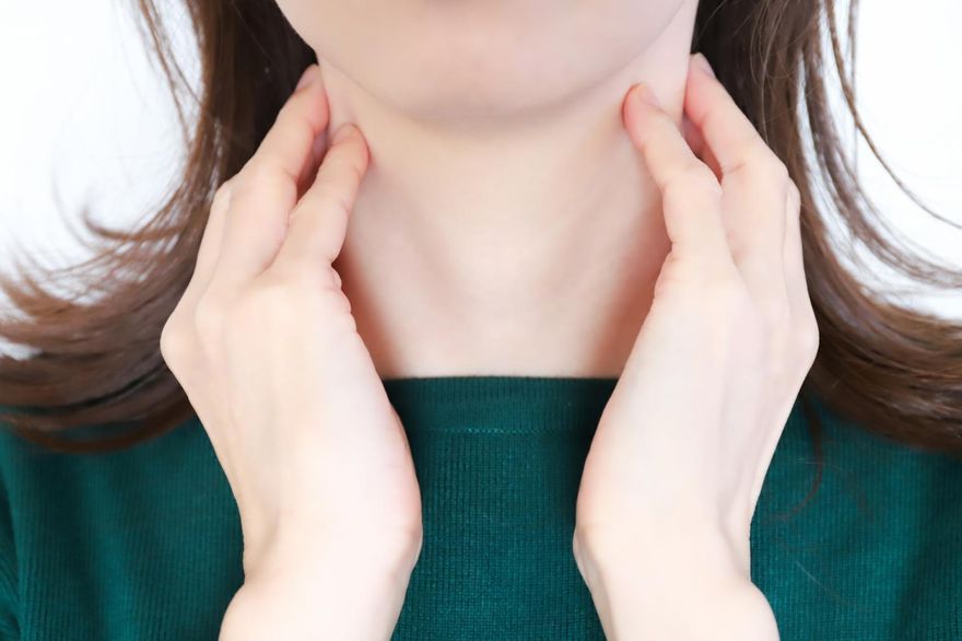 脖子腫塊超過2週沒消？「4種狀況」恐是癌細胞轉移