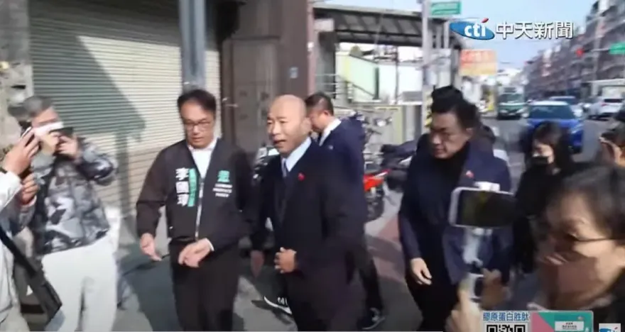 前往柯爸靈堂弔唁　韓國瑜喊話法務部：讓柯文哲見最後一面