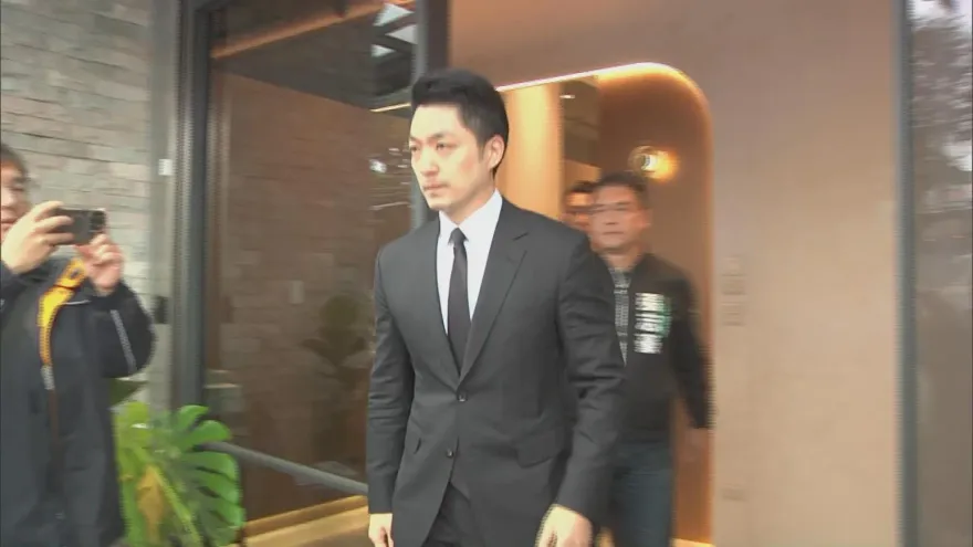 影/蔣萬安赴柯爸靈堂弔唁　「來表達慰問之意」