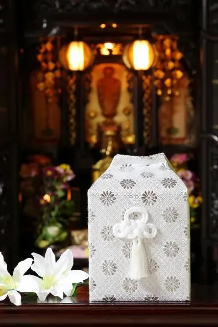 韓驚傳「骨灰罈勒贖」！寺廟骨灰罈被偷遭索千萬　2陸男涉重嫌
