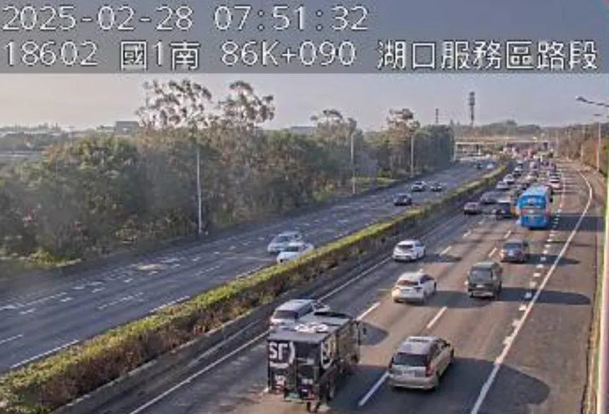 連假第一天國道塞爆！3路段時速低於40公里「宛如停車場」