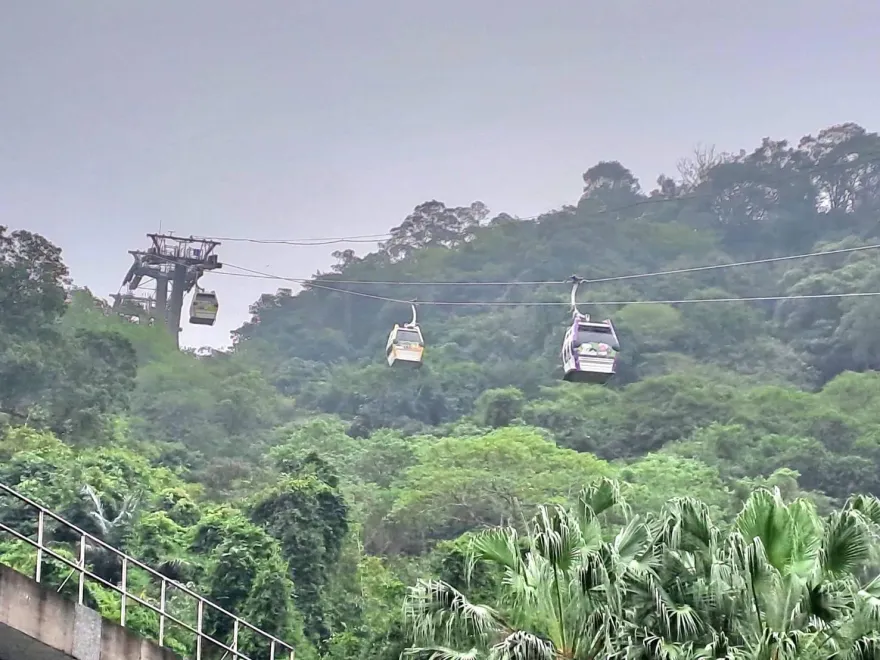 貓空纜車17：27因附近落雷暫停服務　北捷：請勿搭乘
