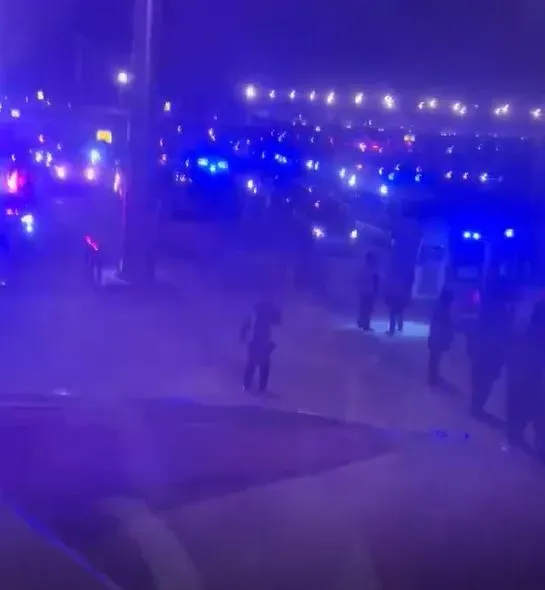 影/東航驚爆機長「口吐白沫」空中失能　Mayday急折返