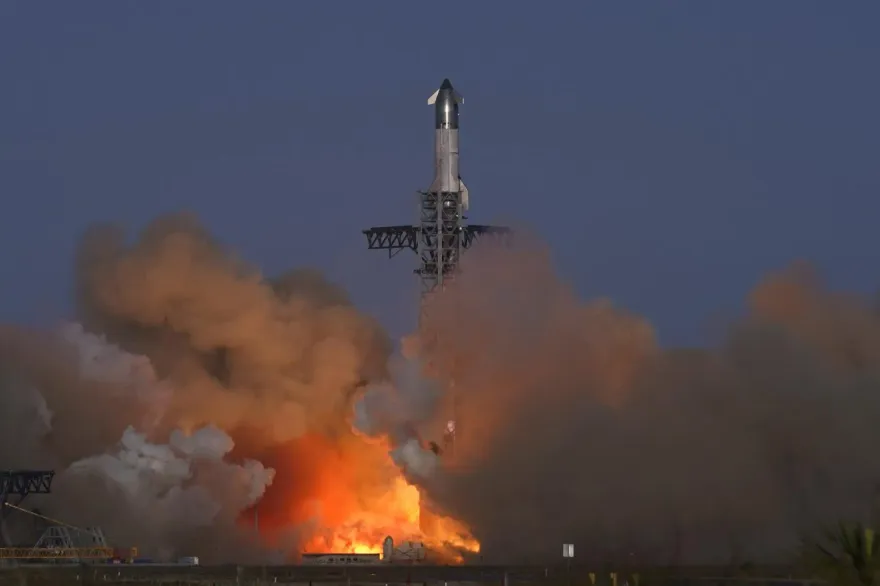 影/第8次試飛失敗！SpaceX星艦又爆炸解體　碎片影響飛航