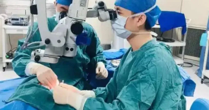 他拆網購包裹驚變恐怖片！　數十根透明鋼針噴射「直插眼球」
