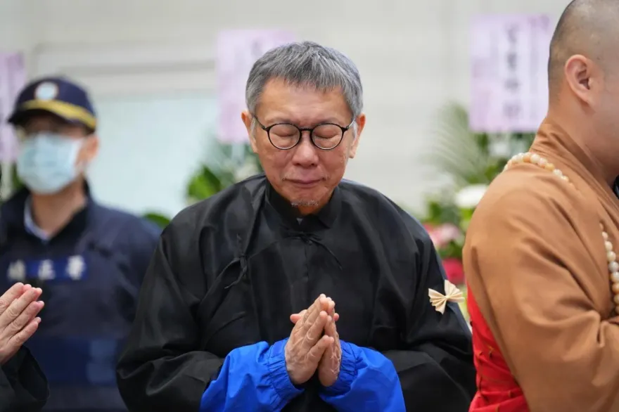 柯文哲現身父親告別式痛哭追思　北所：全程依羈押法規定
