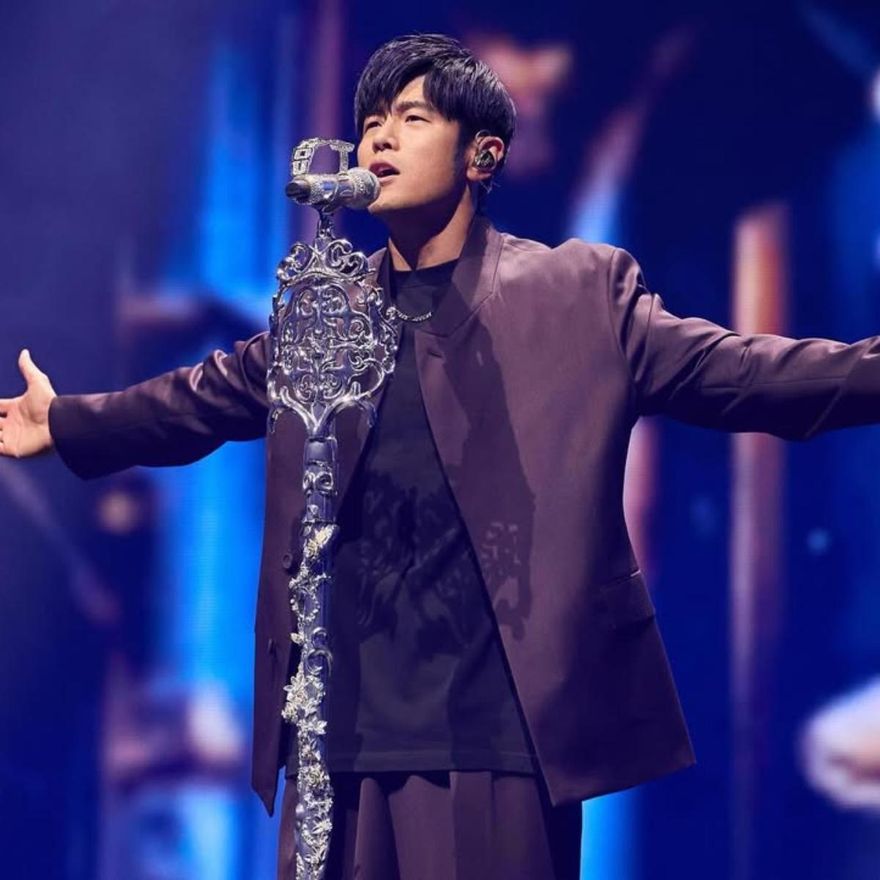 周杰倫健康亮紅燈！IG宣布「快瘋了」　為香港演唱會宣布「休養一陣子」