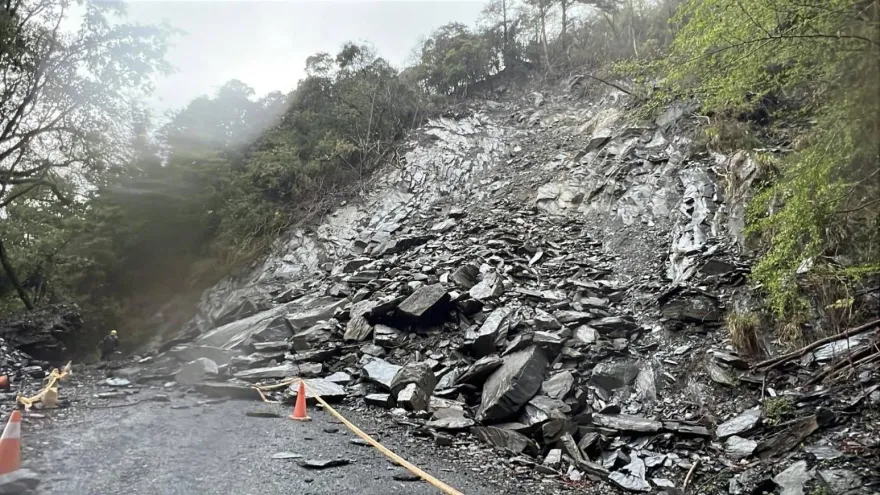 新竹五峰鄉大雨坍方！大鹿林道東線5.2k無法通行　幸無傷亡