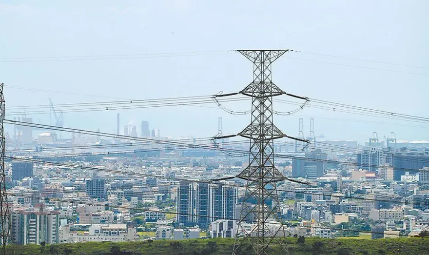 電價4月必漲？深綠票倉基層不忍了！街訪炸鍋轟綠電害台灣