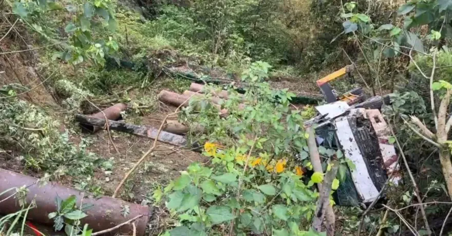 南投工安意外！吊車清樹林滑落邊坡　44歲男遭壓送醫亡