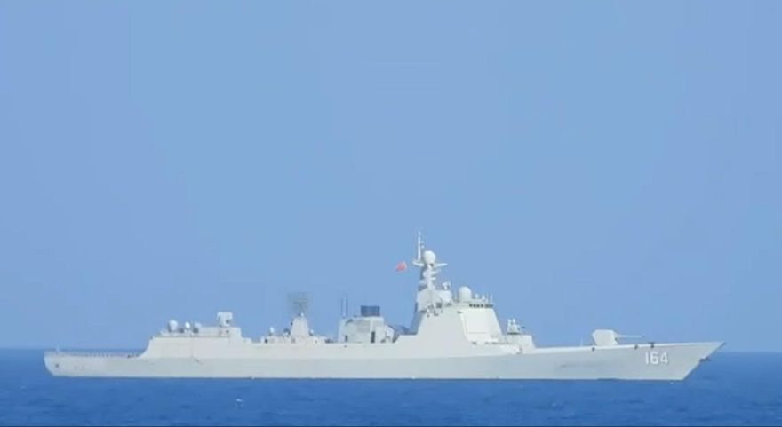 颱風天還來　解放軍6艘軍艦逗留台海周邊