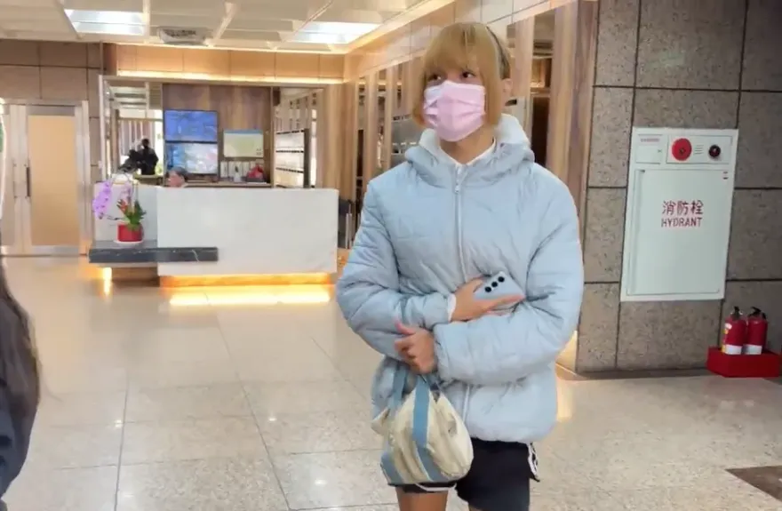 影/金髮「YUKI」現身了！證實自己有懷孕　堅稱：不是假義消