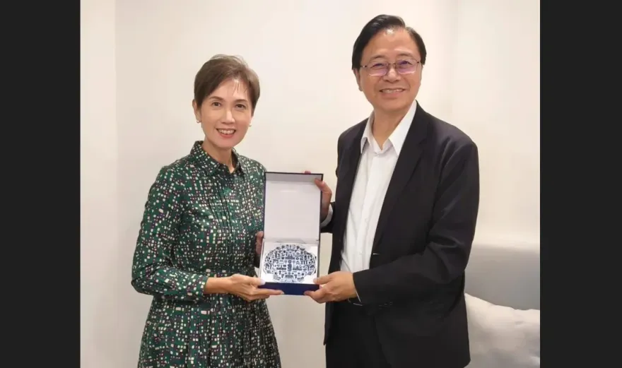張善政赴新加坡交流智慧治理 　星國數位政府掌舵手親自接待