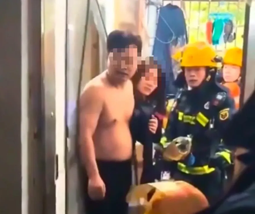 影/大陸公寓傳尖叫「救命」聲　警消破門見半裸男女糗樣