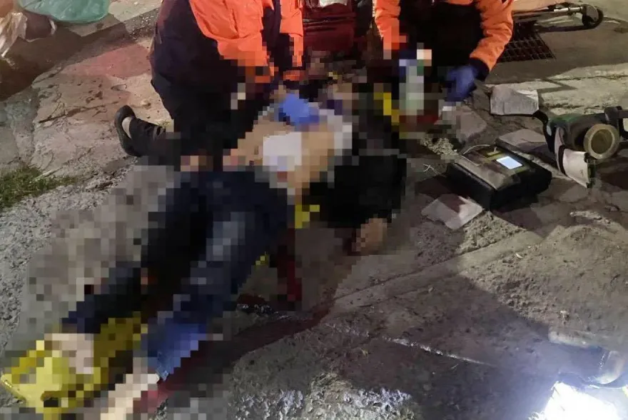 影/台南死亡車禍！車輛猛撞號誌桿半毀　駕駛重傷送醫不治