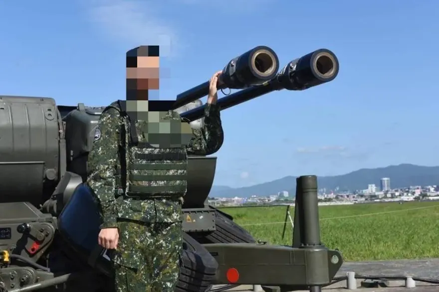 空軍甜美女士官成「幽靈人口」！曾代言形象月曆的她下場曝光