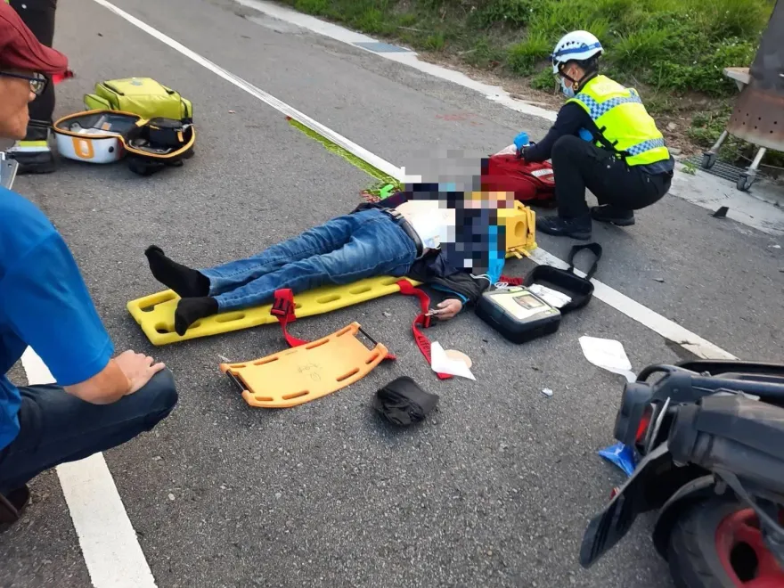 影/苗栗詭死車禍！59歲男「高速撞擊金爐」身亡