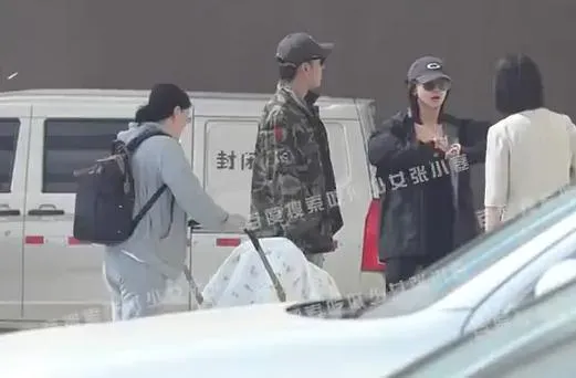 低調當媽！吳謹言一家三口首度同框 產後狀態超驚人