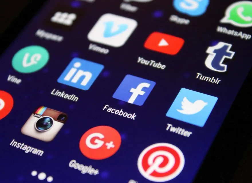 FB、IG過氣了？網曝滑Threads會上癮　一票人也點頭