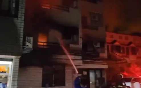 苗栗三義火警連燒3層樓！　一女「墜落疑骨折」送醫