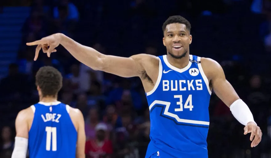 「字母哥」飆35分超級大三元　NBA史上第一人