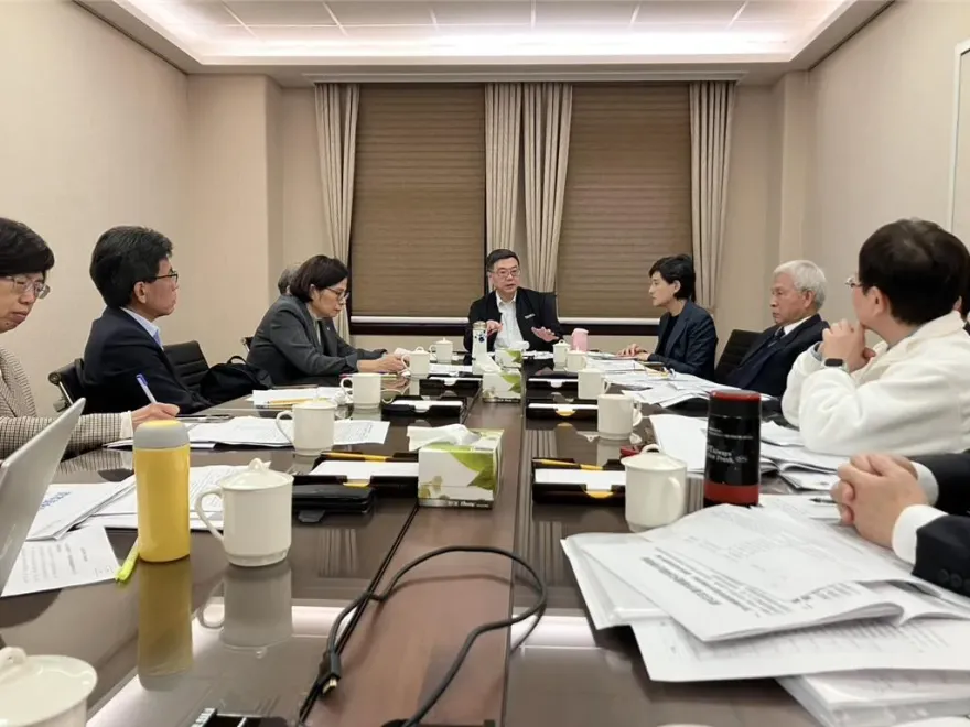 台股4/7恐崩盤？　卓榮泰緊急開會聽取金融相關報告