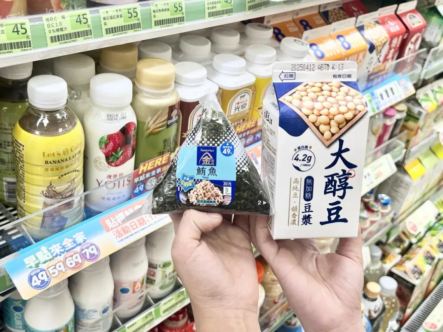 守護荷包君！全家鮮食49元銅板價　7-11民生用品買1送1
