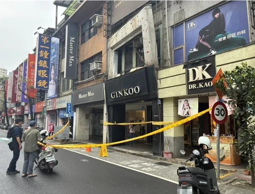 全台地震首災情！永和服飾店招牌鬆脫　警拉封鎖線警戒