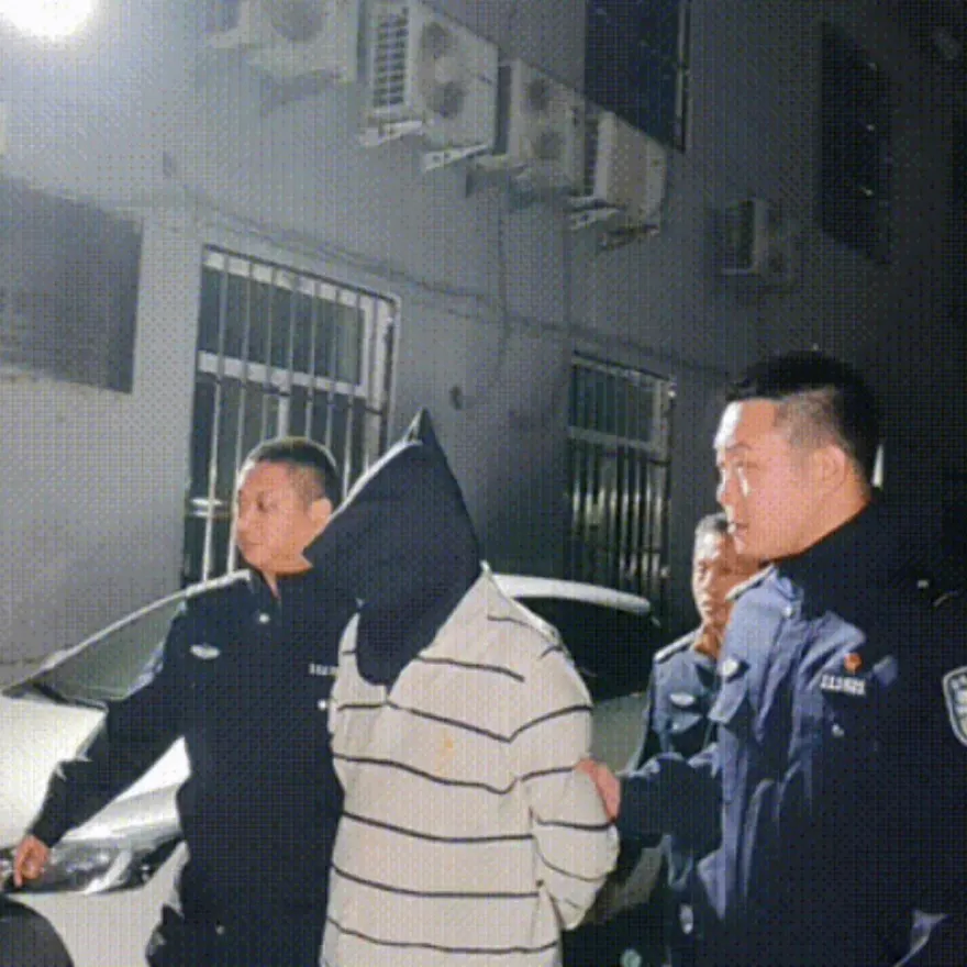 狠殺女友塞行李箱！陸男「不拍照不外出」逃23年　關鍵3秒遭活逮