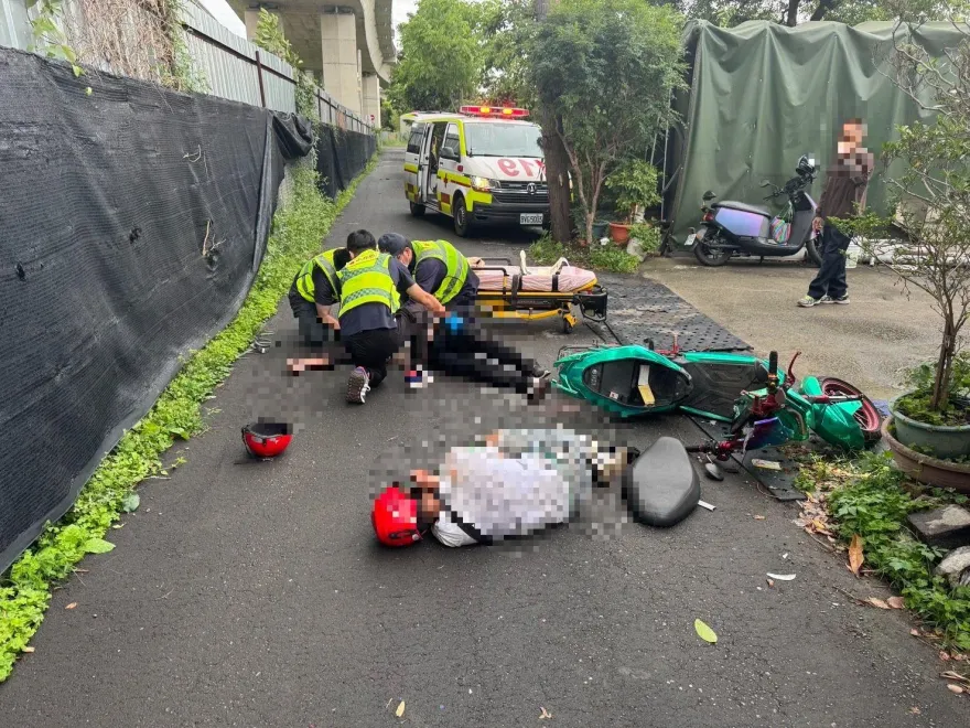 影/台中霧峰雙載慘重自摔！1人頭部噴血命危　椅墊撞飛