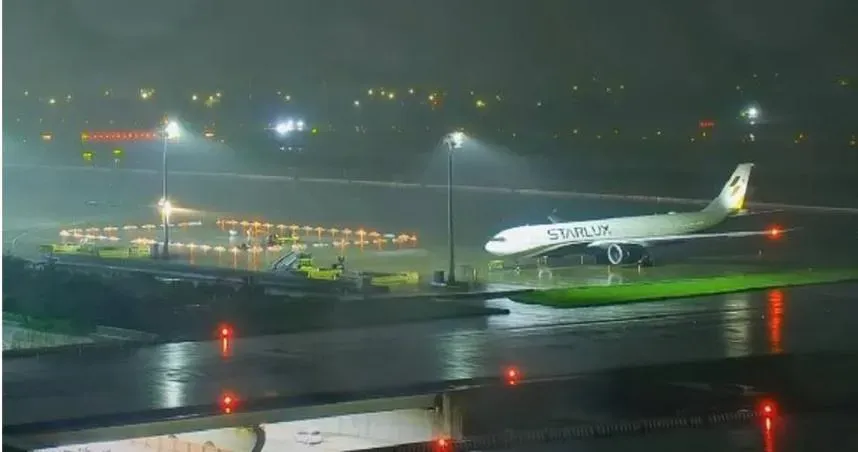 大雷雨深夜狂炸！他搭上「雲霄飛機」親揭：一堆人吐翻