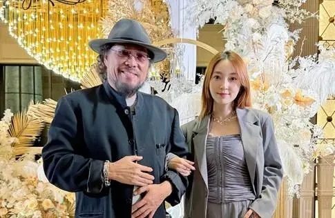 張菲賣股獲利5億　辣媳翁馨儀訂錯高鐵票「認賠退訂」