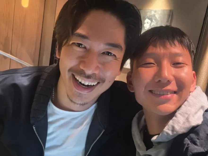 AKIRA延續《披哥》兄弟情接待阿如那！合照出賣林志玲50歲真實狀態