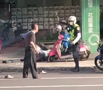 影/台中男「揮美工刀傷警」落跑　警4小時追回...搜出吸食器