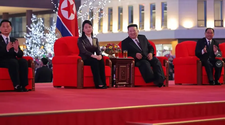 影/培養「接班人」？金正恩攜愛女出席平壤慶祝活動
