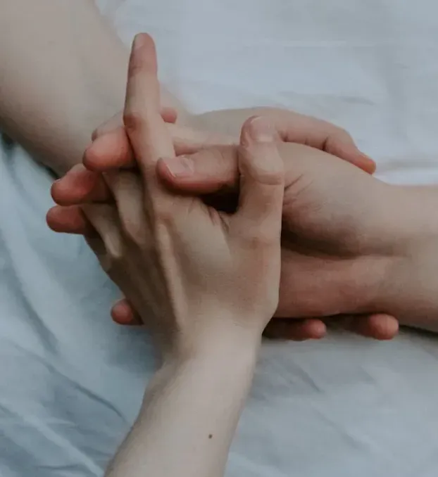 女大生有男友遇「薪水高又學歷好」對象陷兩難　網風向一面倒