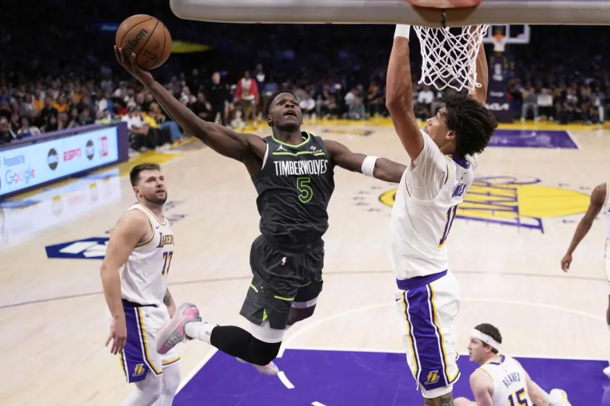 NBA/灰狼以下犯上！「蟻人」領軍大破湖人　東契奇飆37分白忙