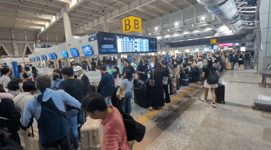 受雷雨影響！高雄機場一度暫停起降　16時解除影響12架次