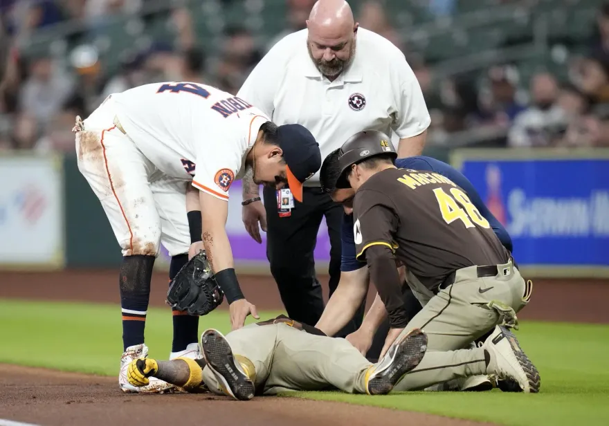 MLB/教士厄萊茲猛撞對手倒地不起　球團：意識清楚