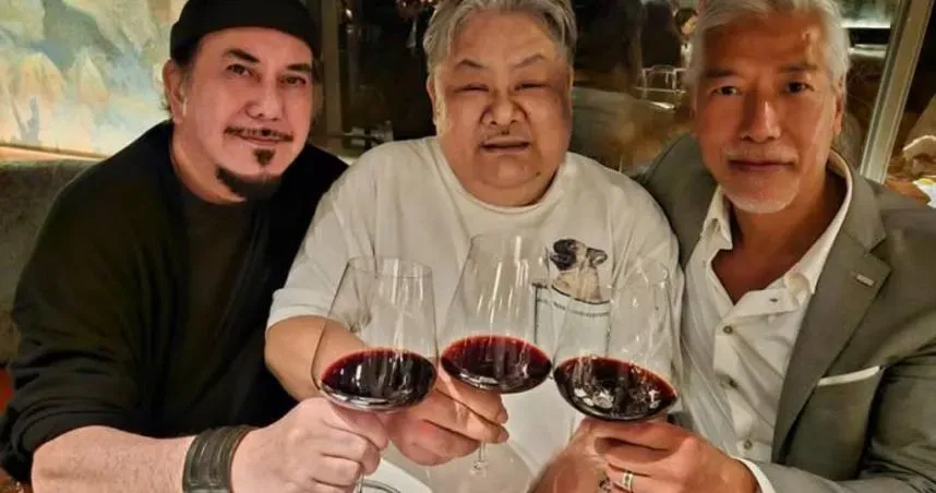 烏鴉、大飛哥合體！黃秋生曬3人合照　影迷嗨喊：和解啦