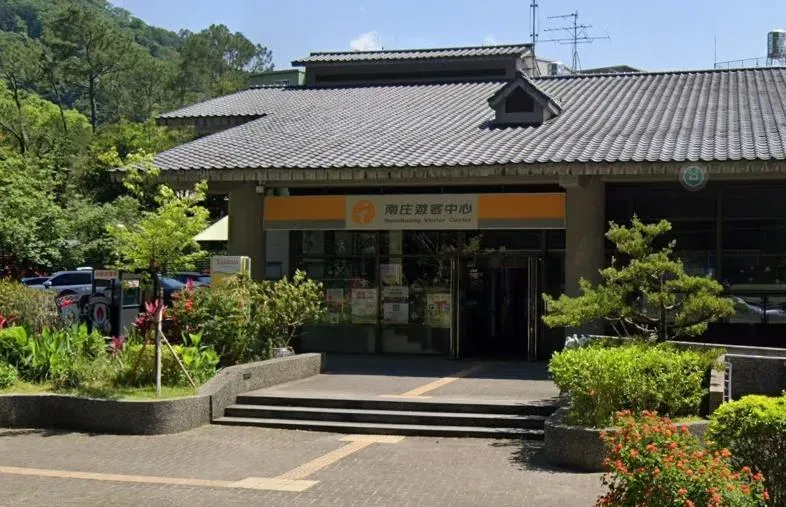 苗栗南庄遊客中心廣場「清晨驚見焦屍」、機車裡藏遺書
